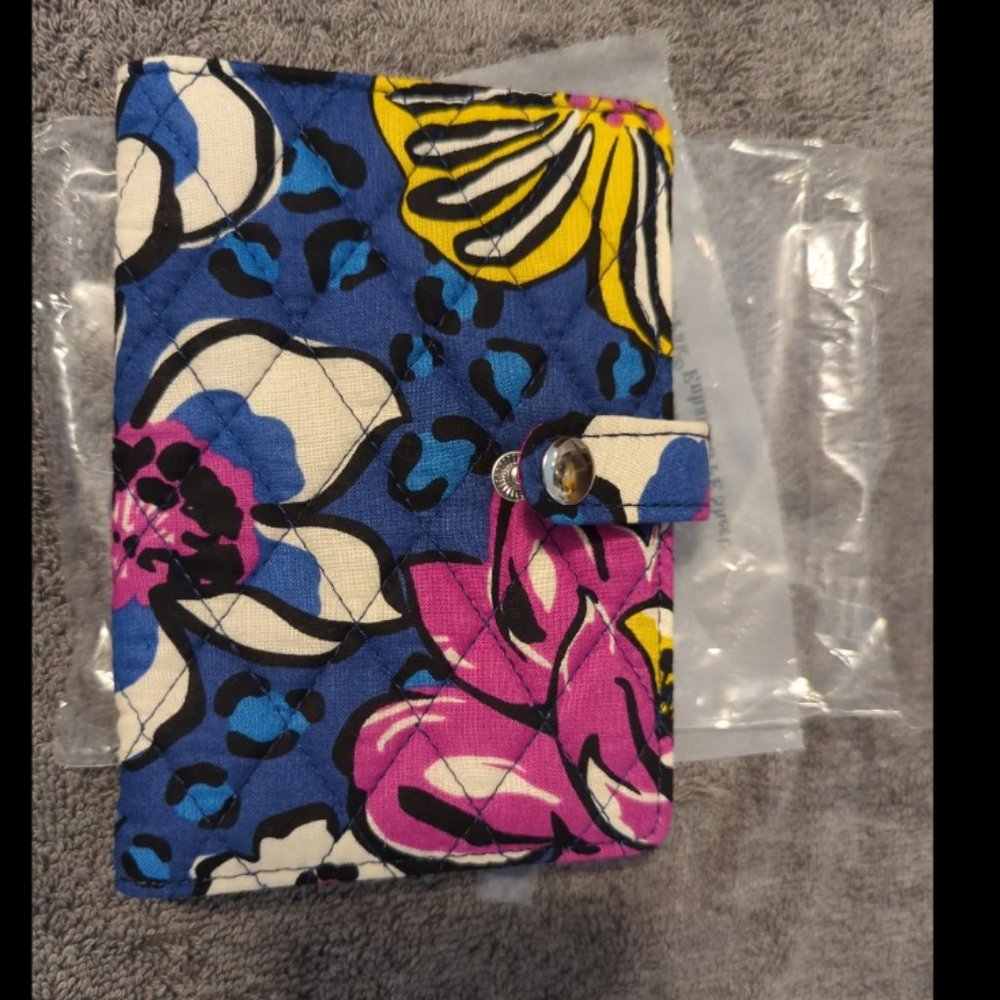 NWT - Vera Bradley Travel Wallet African Violet Blue Passport